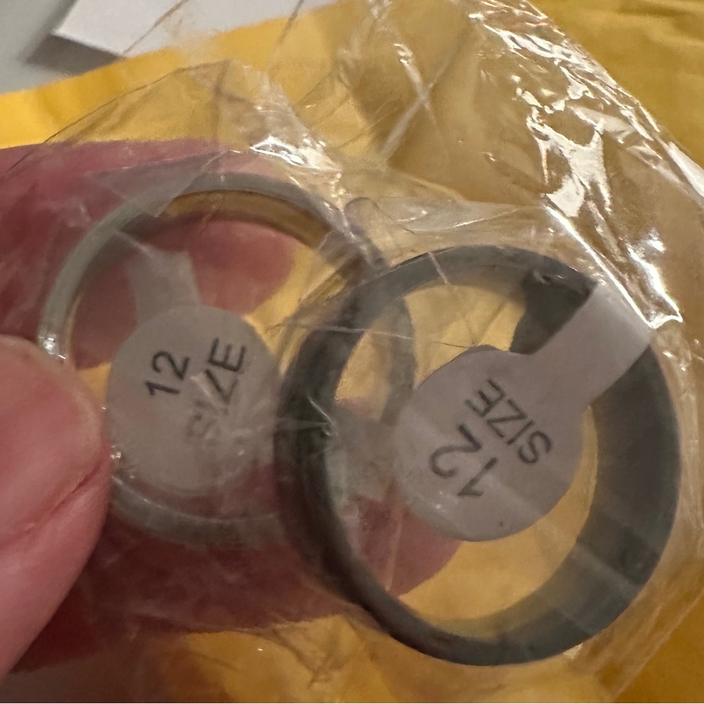 NWT 🤩 Silver and Black Prayer Rings Stainless Steel size 12 set of TWO rings! - Picture 8 of 8